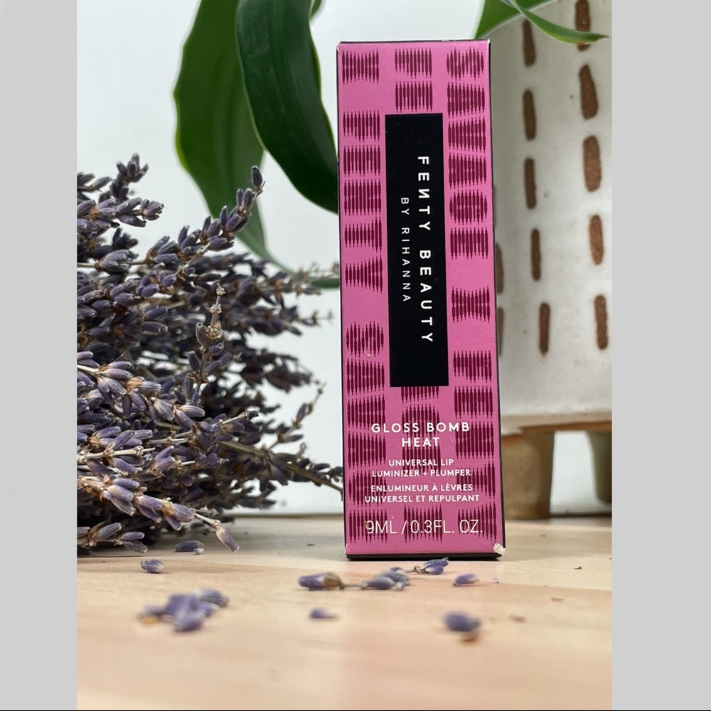 Savage X Beauty Gloss Bomb Heat Universal Lip Luminizer + Plumper 06 Lavender